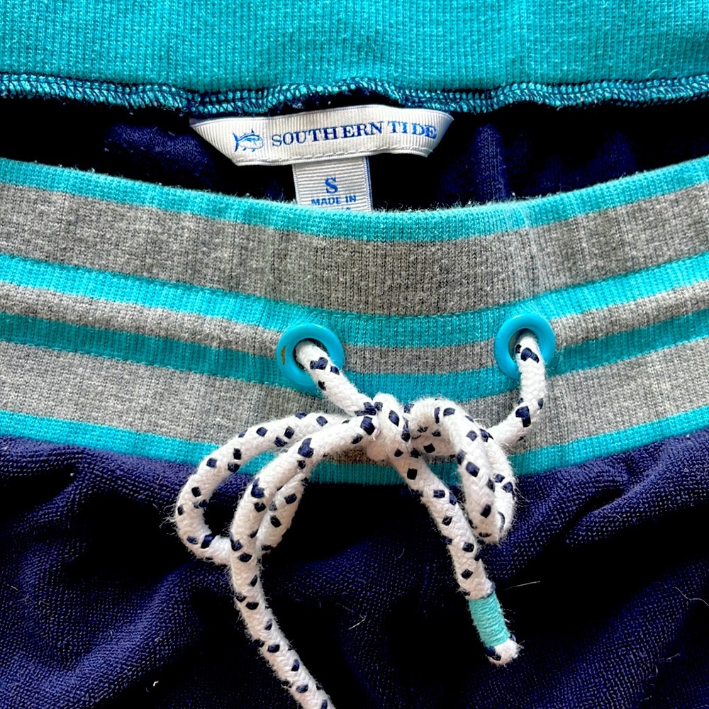 Southern Tides 60%cotton beach shorts